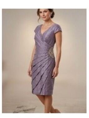 LONDON TIMES Purple
Embellished Shutter Pleat Dress